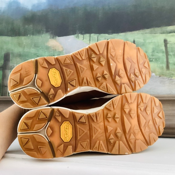 Allen Edmonds Men’s 11 D Canyon Weatherproof Runner Sap Brown Suede Vibram Sole - Picture 13 of 16